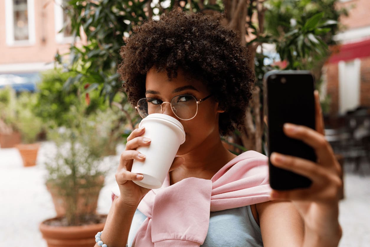 Why Being an Influencer is Worth It: Pros, Tips, and Overcoming Challenges